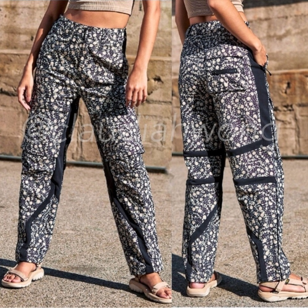 Free People Movement Floral Print Cargo  Pants Size Medium EC